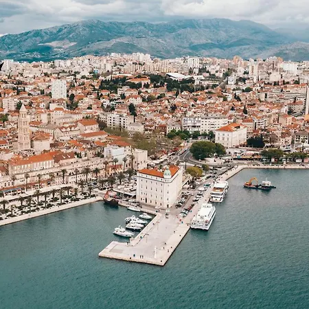 بيت ضيافة Golden Gate Deluxe - Unique Unesco Location